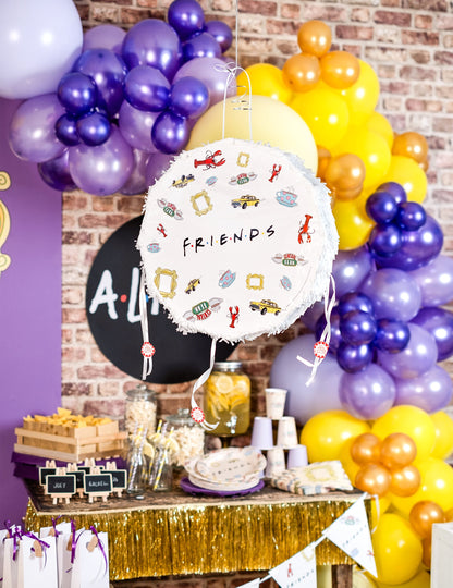 Mise en situation de fête de la Piñata Friends™