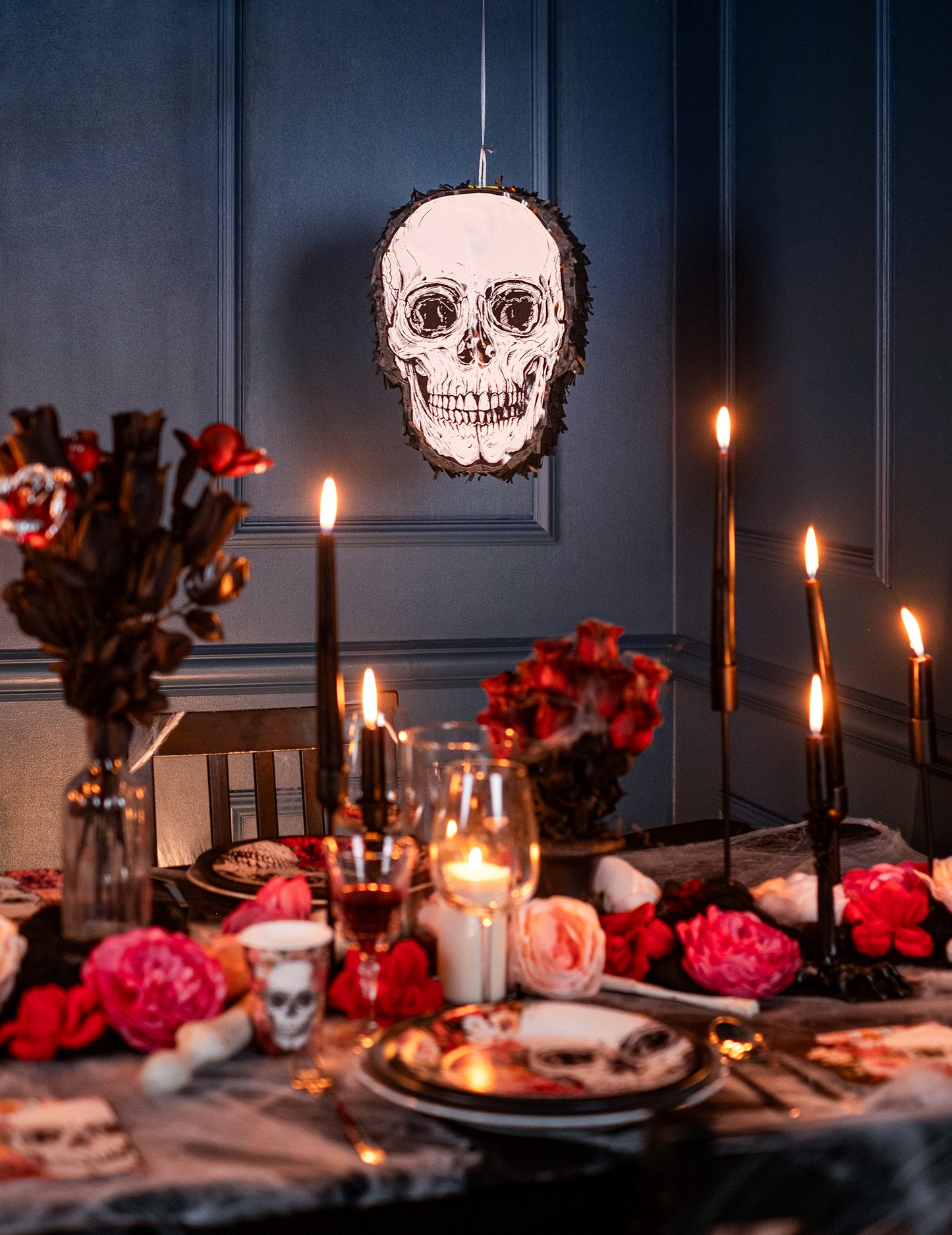 Mise en situation de la piñata tête de mort