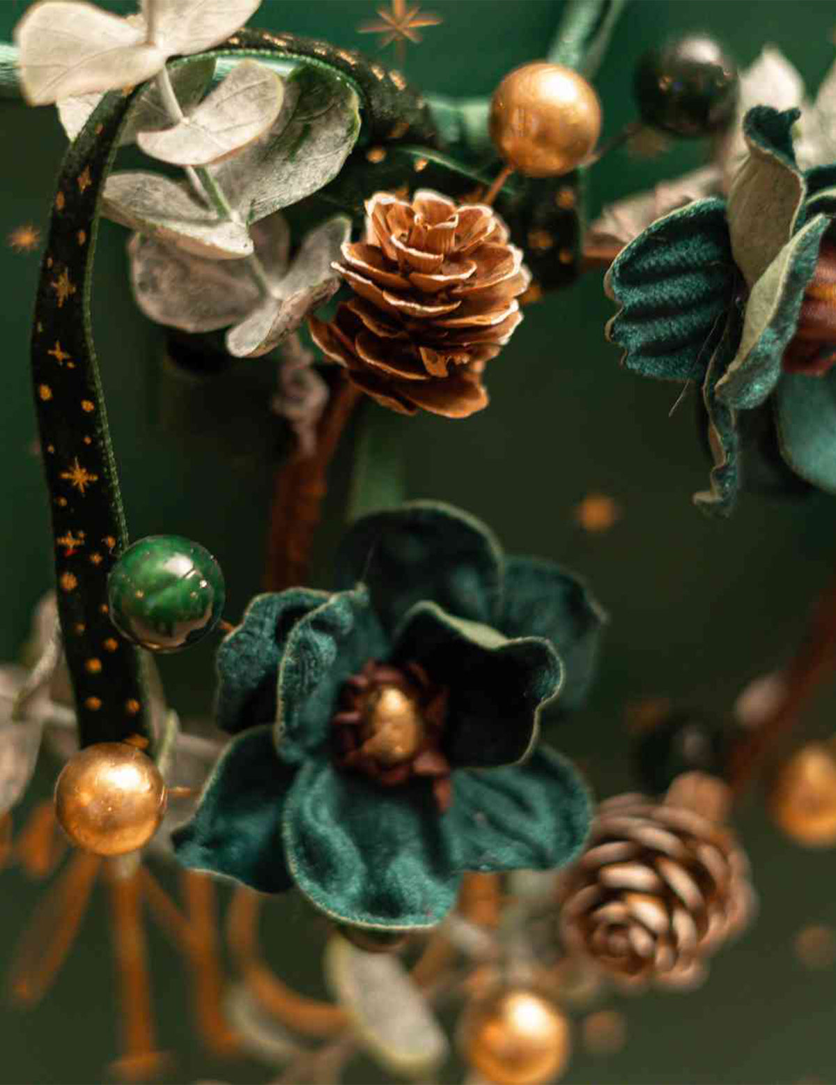 Sterrenlint donkergroen fluweel en goud 1 cm x 3 m