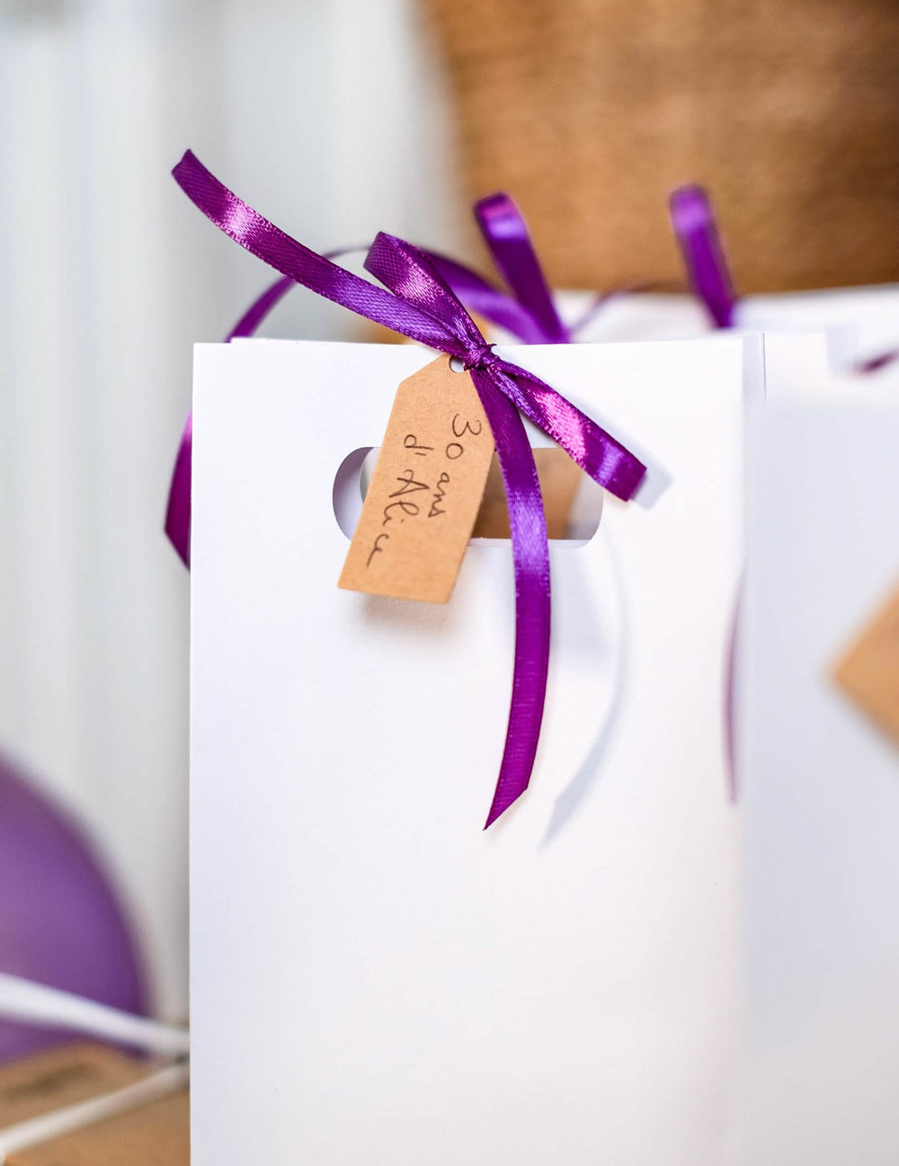Satijnen lint voor feestdecoratie paars