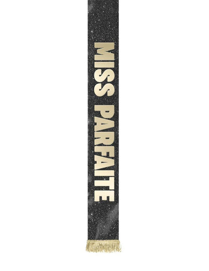 Detail van de sjaal van de set sjaal en diadeem Miss Parfaite