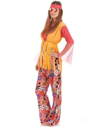 Kleurijke hippie outfits voor moeder en dochter